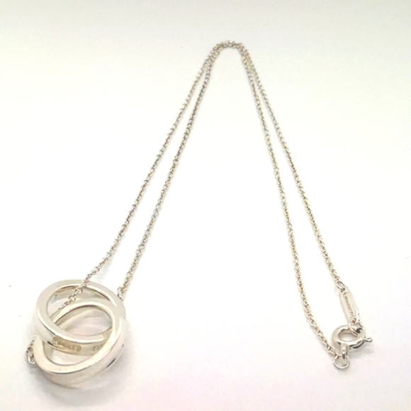 New 💕❤️❤️ Tiffany 🎁💝Tiffany 1837® Interlocking Circles Pendant in Silver.BOX - Picture 9 of 9